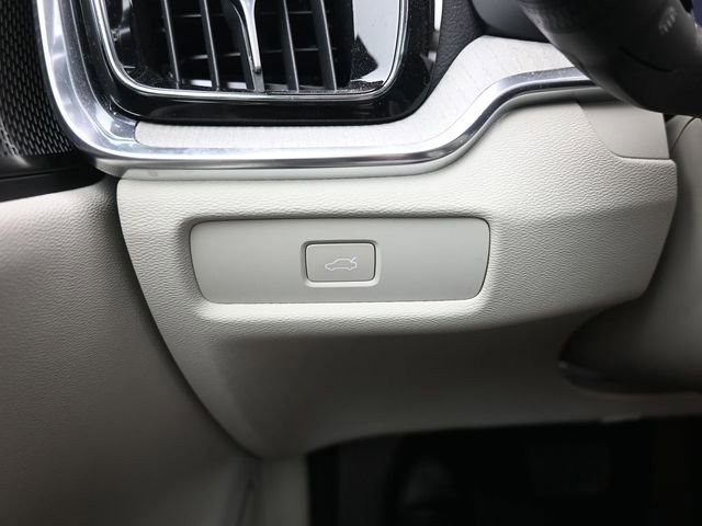 Used 2024 Volvo S60 B5 Ultimate image 28