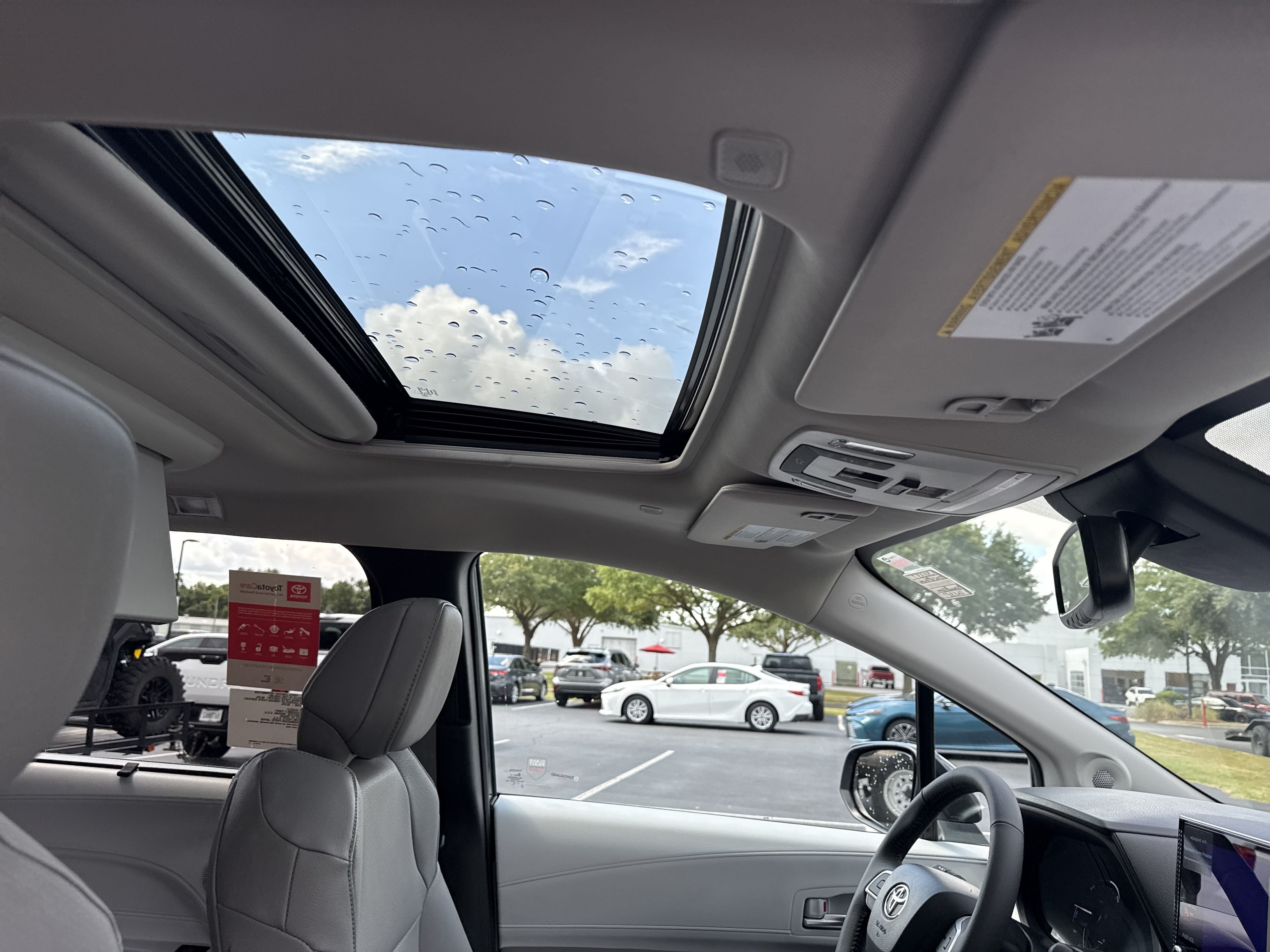 New 2025 Toyota Sienna XLE w/ XLE Plus Package FWD image 39