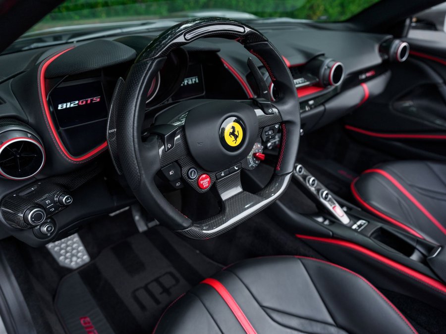 Used 2022 Ferrari 812 GTS RWD image 16