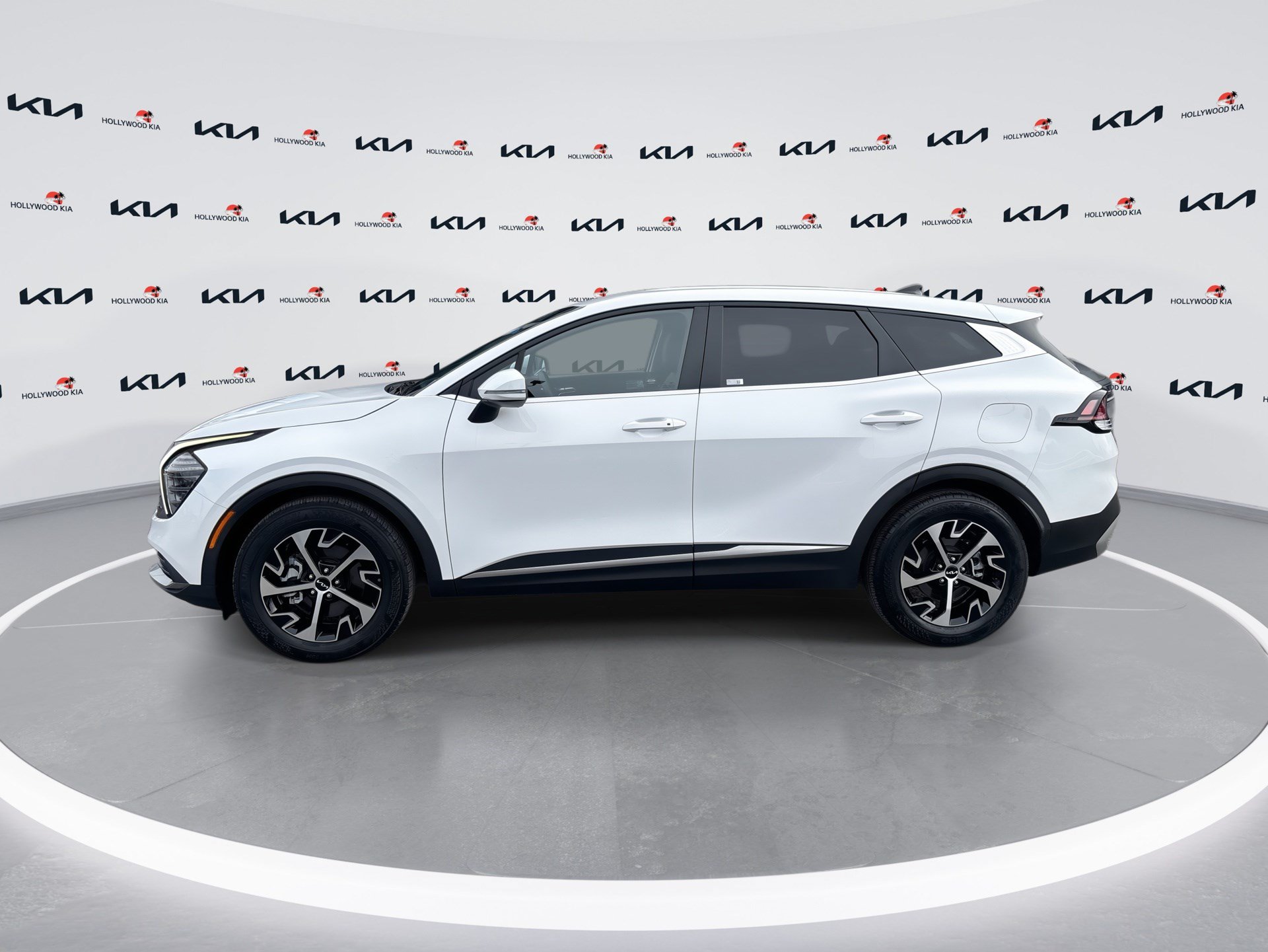 Used 2024 Kia Sportage EX FWD image 5