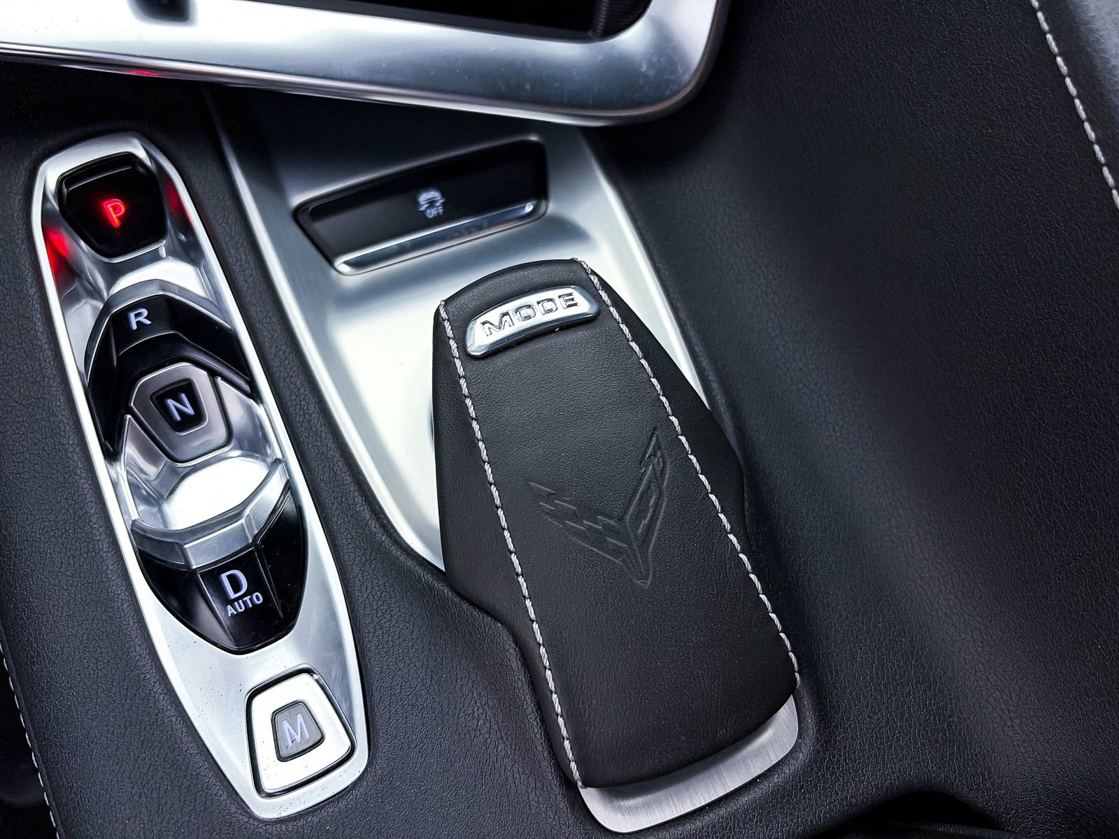 Used 2021 Chevrolet Corvette Stingray Coupe w/ Engine Appearance Package image 27