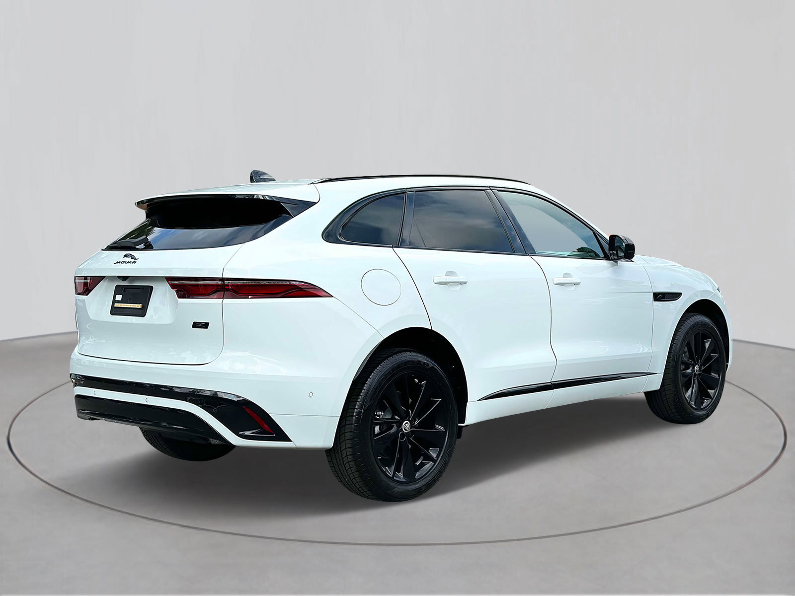 New 2026 Jaguar F-PACE R-Dynamic S image 4