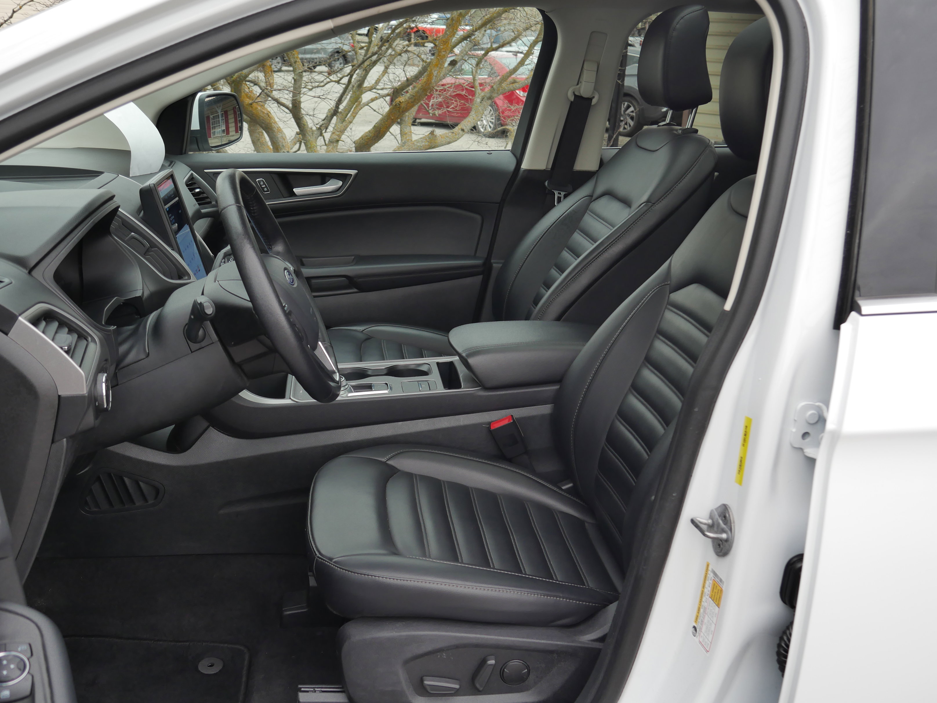 Used 2024 Ford Edge SEL w/ Convenience Package image 12