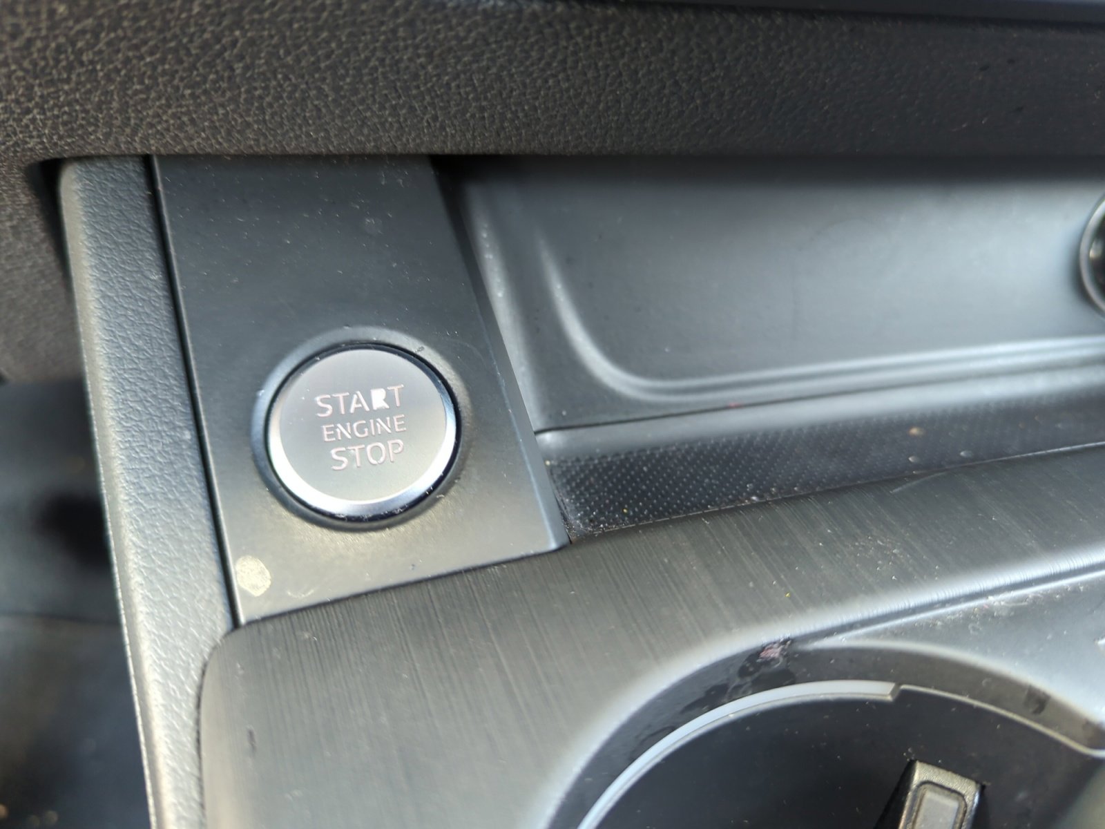 Used 2017 Audi A4 2.0T Ultra Premium w/ Convenience Package image 28