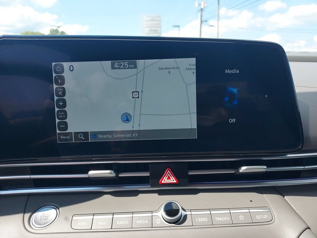 Used 2025 Hyundai Elantra SEL FWD image 22