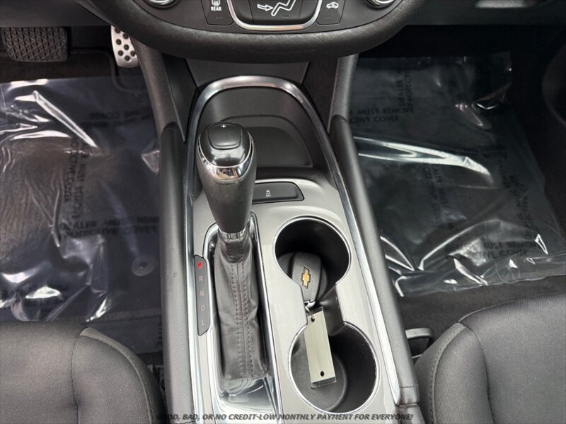 Used 2017 Chevrolet Malibu LT FWD image 25
