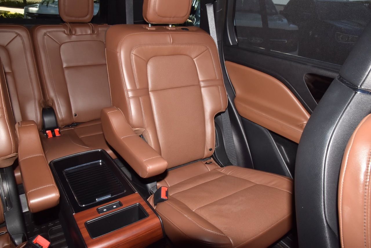 Used 2022 Lincoln Aviator Reserve w/ Equipment Group 201A image 24