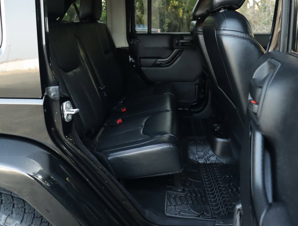 Used 2015 Jeep Wrangler Unlimited Sahara image 21