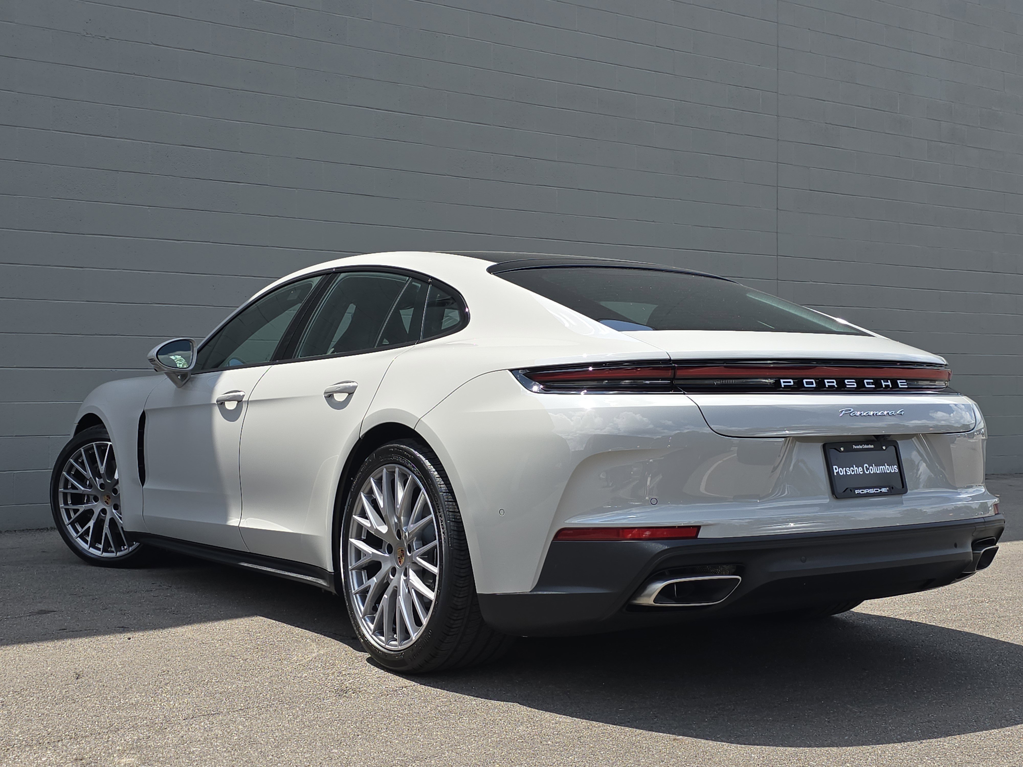 New 2025 Porsche Panamera 4 image 3
