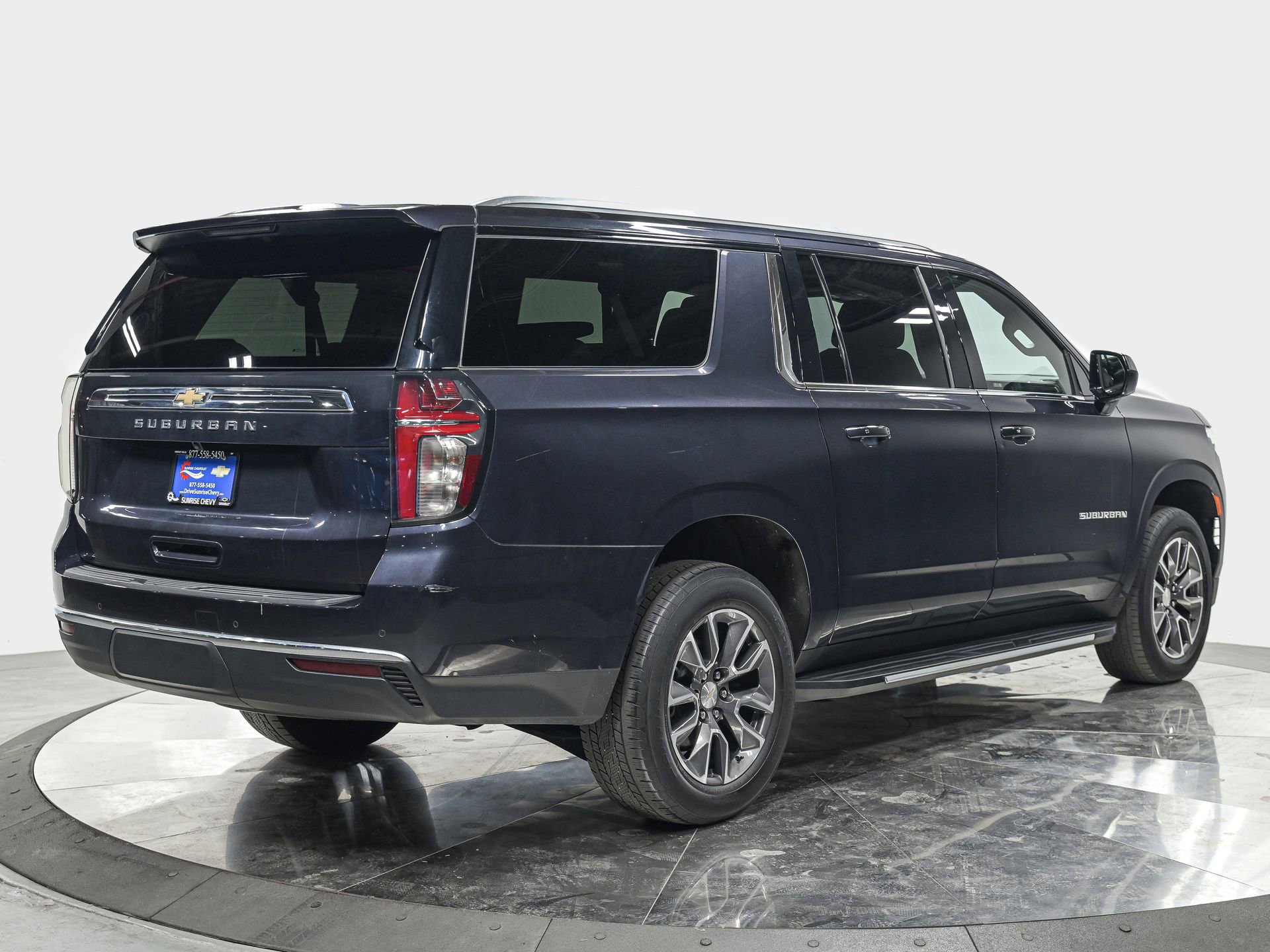 Used 2023 Chevrolet Suburban LS image 7