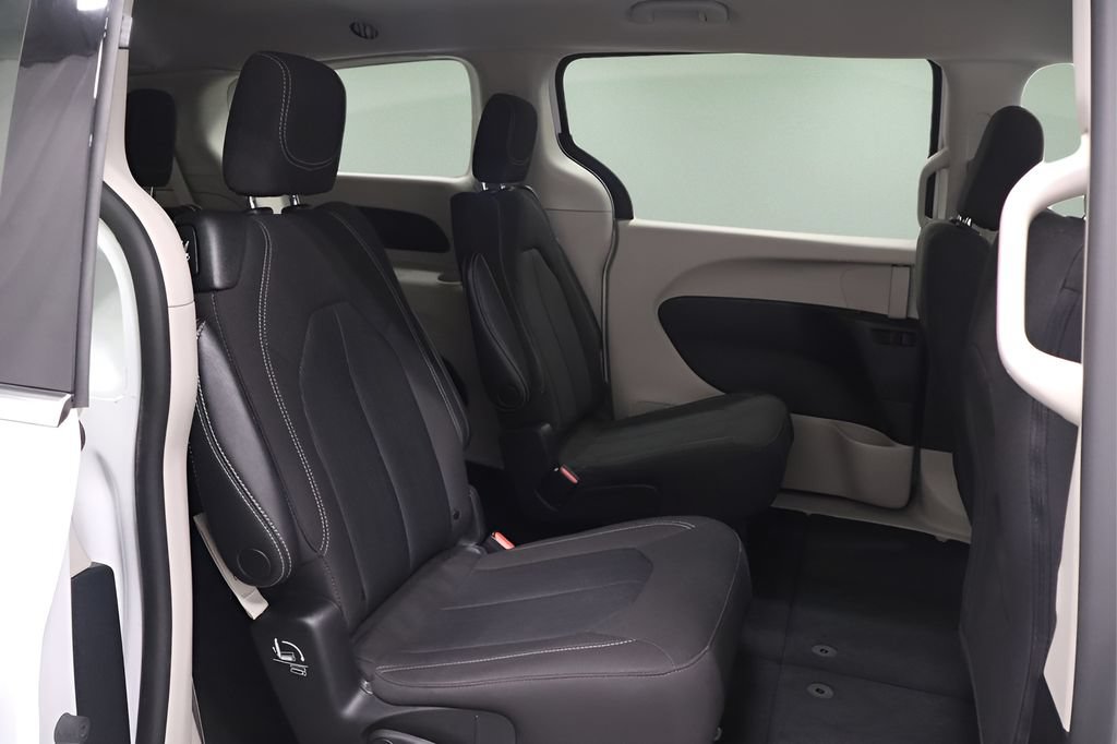 Certified 2023 Chrysler Voyager LX FWD image 18