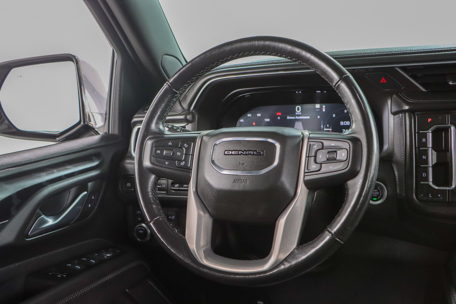 Used 2022 GMC Yukon Denali AWD/4WD image 13