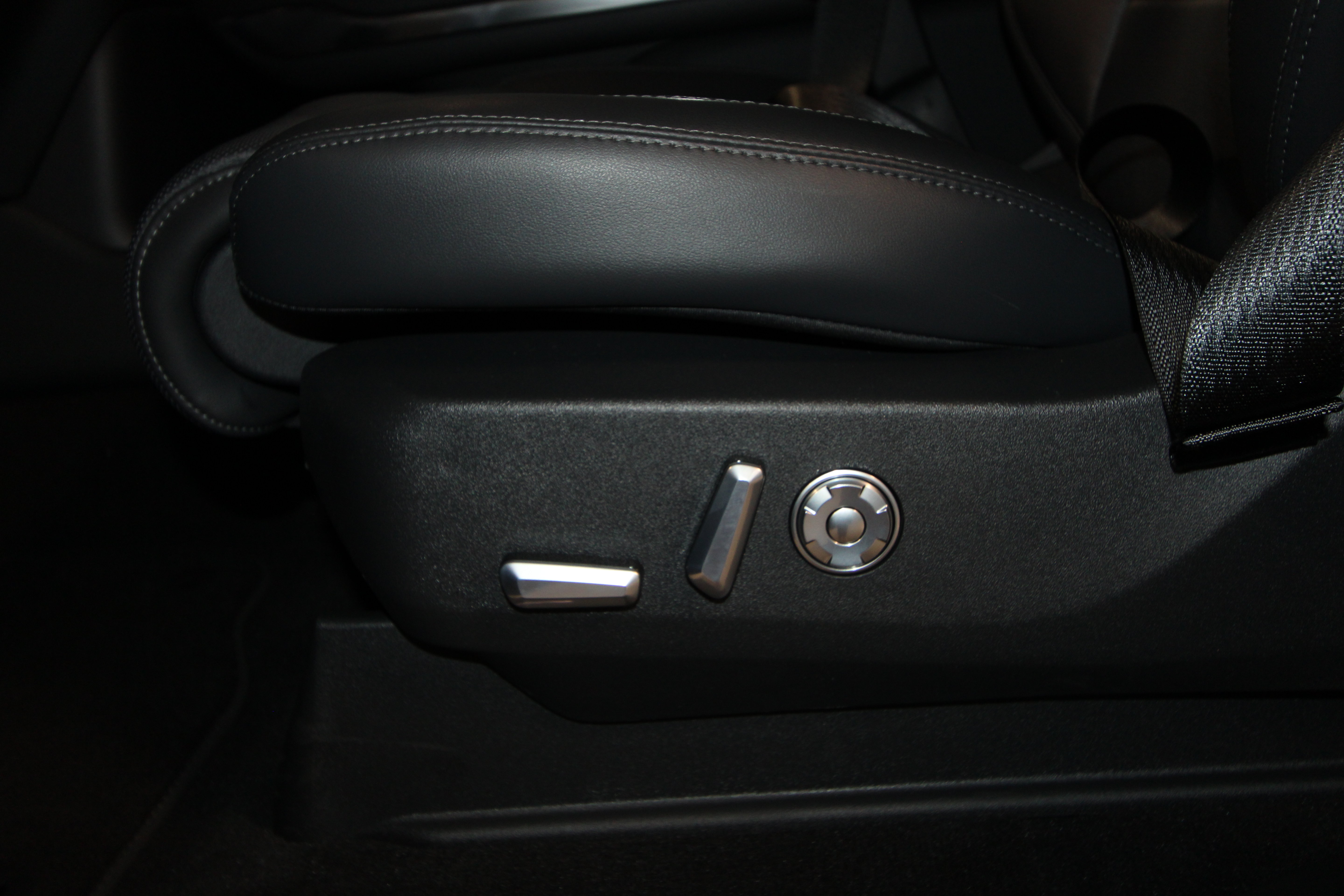 New 2027 Lincoln Navigator L Reserve AWD/4WD image 7