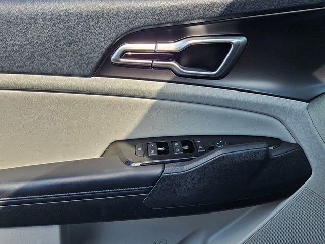 Used 2023 Kia Sportage EX image 28