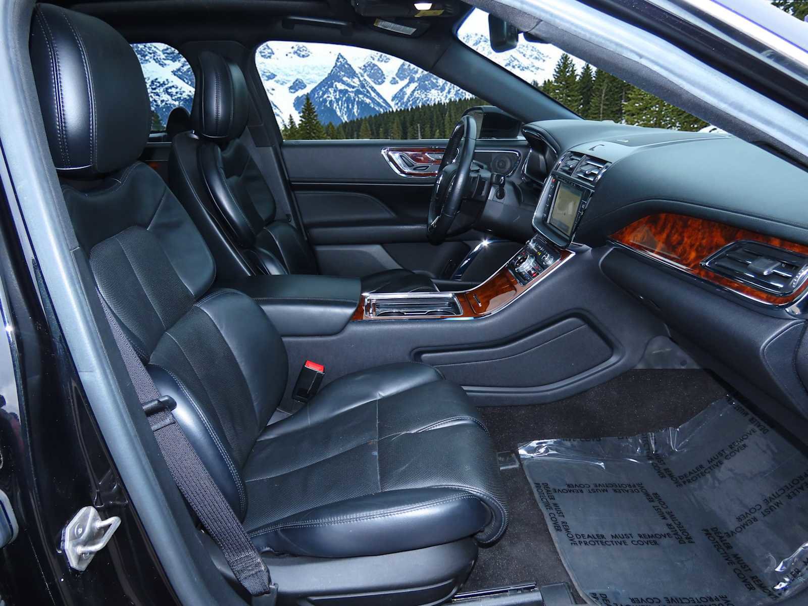 Used 2019 Lincoln Continental Select image 20