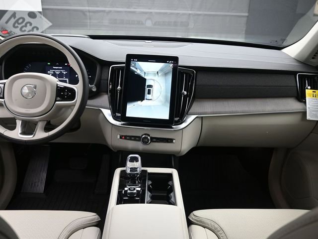 New 2026 Volvo XC90 T8 Ultra w/ Protection Package Premier image 9