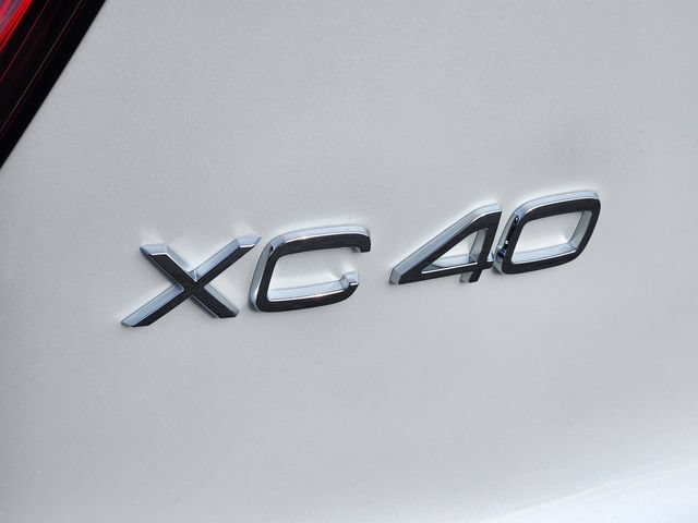 New 2026 Volvo XC40 B5 Plus w/ Protection Package Premier AWD/4WD image 16