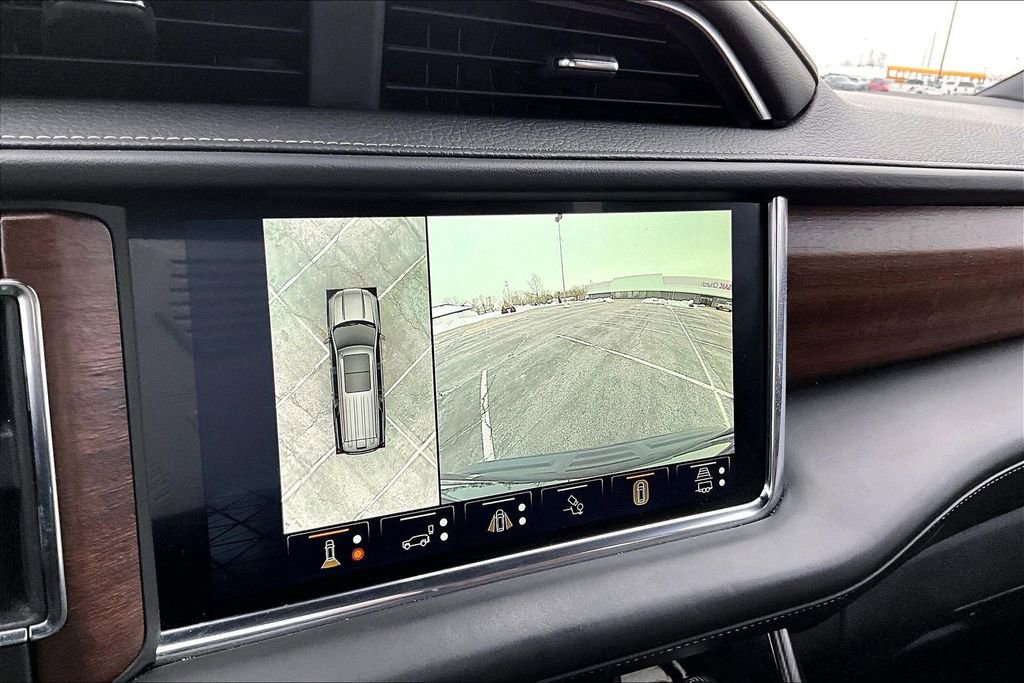 Used 2023 GMC Yukon XL Denali Ultimate image 21