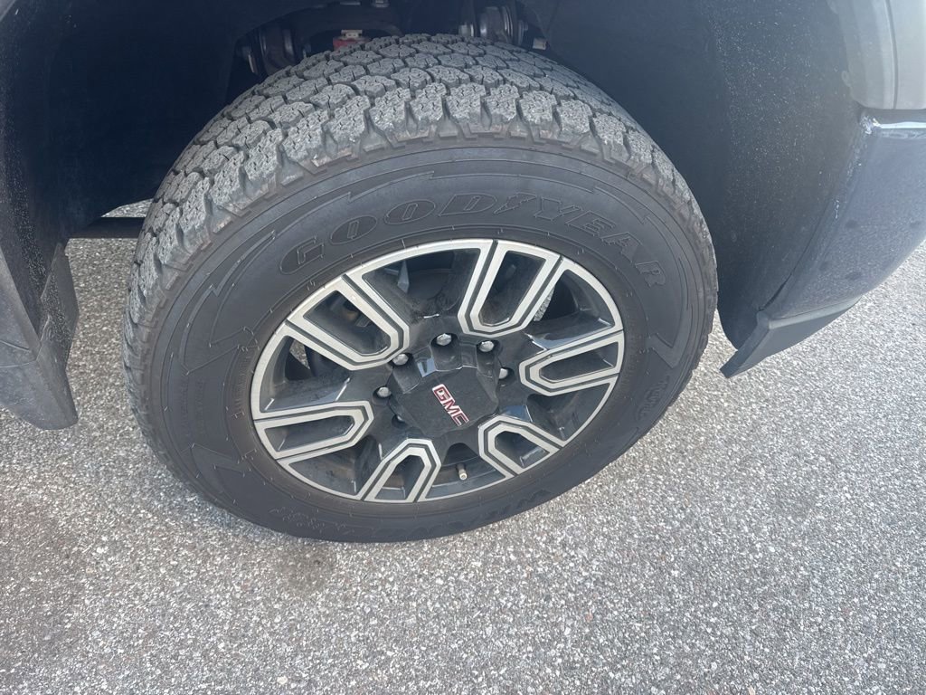 Used 2023 GMC Sierra 2500 AT4 image 8