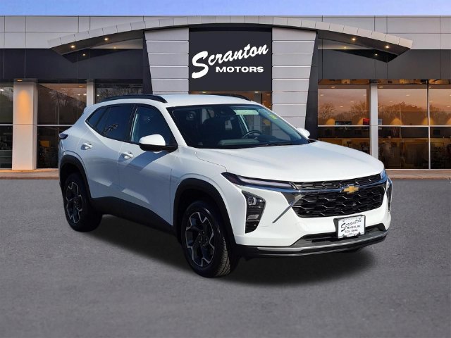 Certified 2025 Chevrolet Trax LT w/ Driver Confidence Package FWD image 7