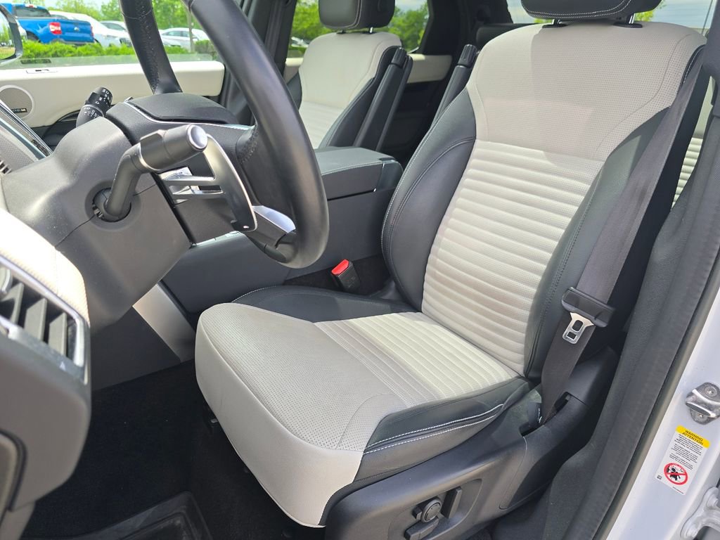 Used 2023 Land Rover Discovery S R-Dynamic AWD/4WD image 22