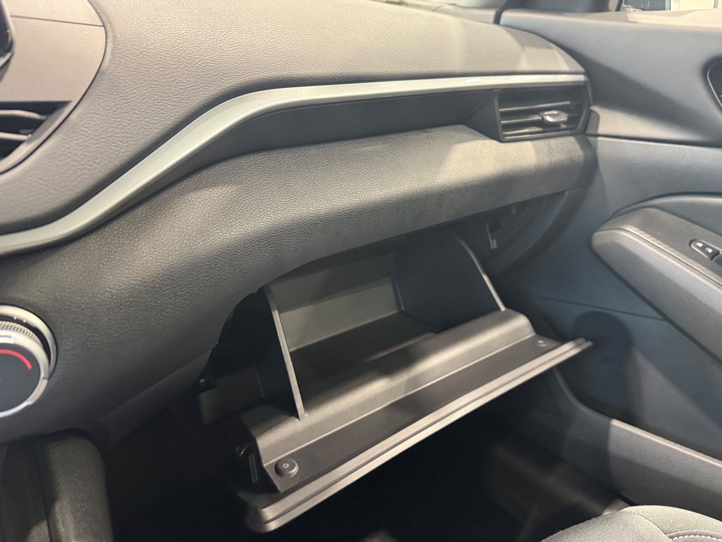 Used 2025 Nissan Altima 2.5 S FWD image 18