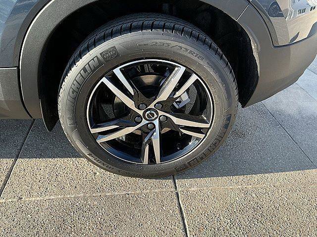 New 2026 Volvo XC40 B5 Core AWD/4WD image 12