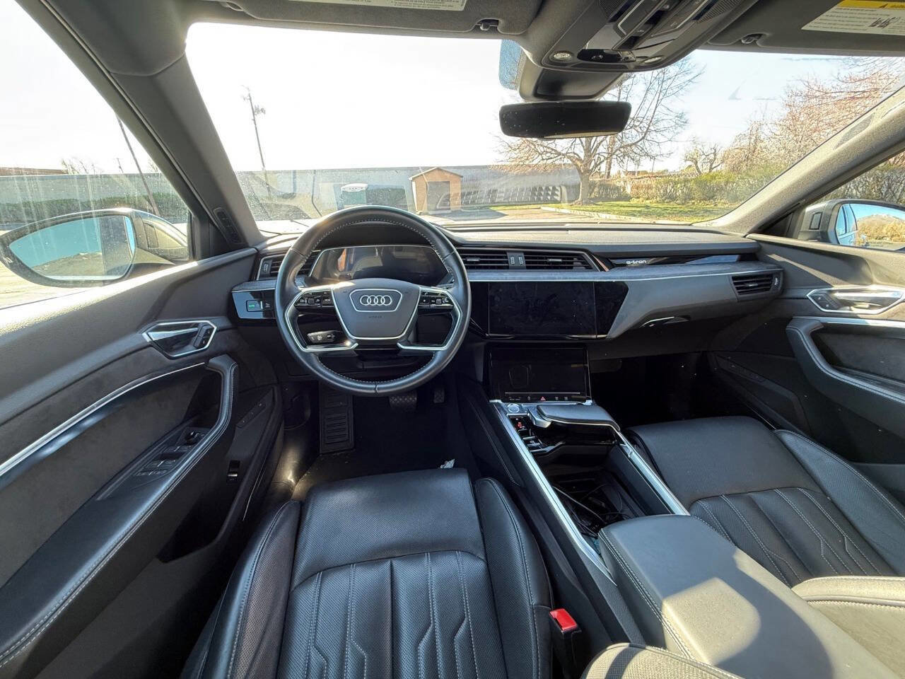Used 2019 Audi e-tron Prestige w/ Prestige Package AWD/4WD image 11