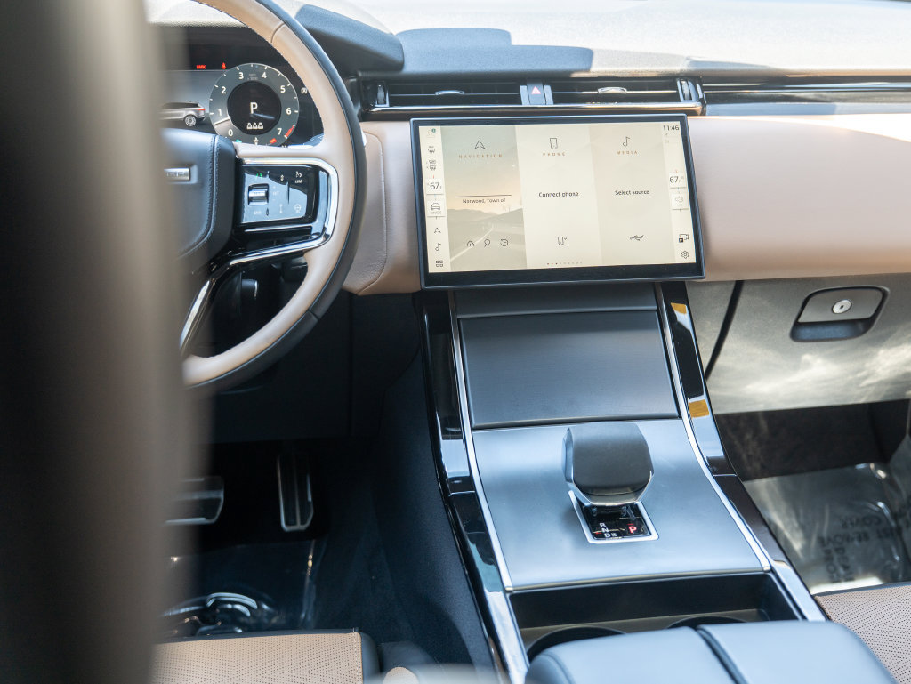 Certified 2025 Land Rover Range Rover Velar Dynamic HSE AWD/4WD image 21
