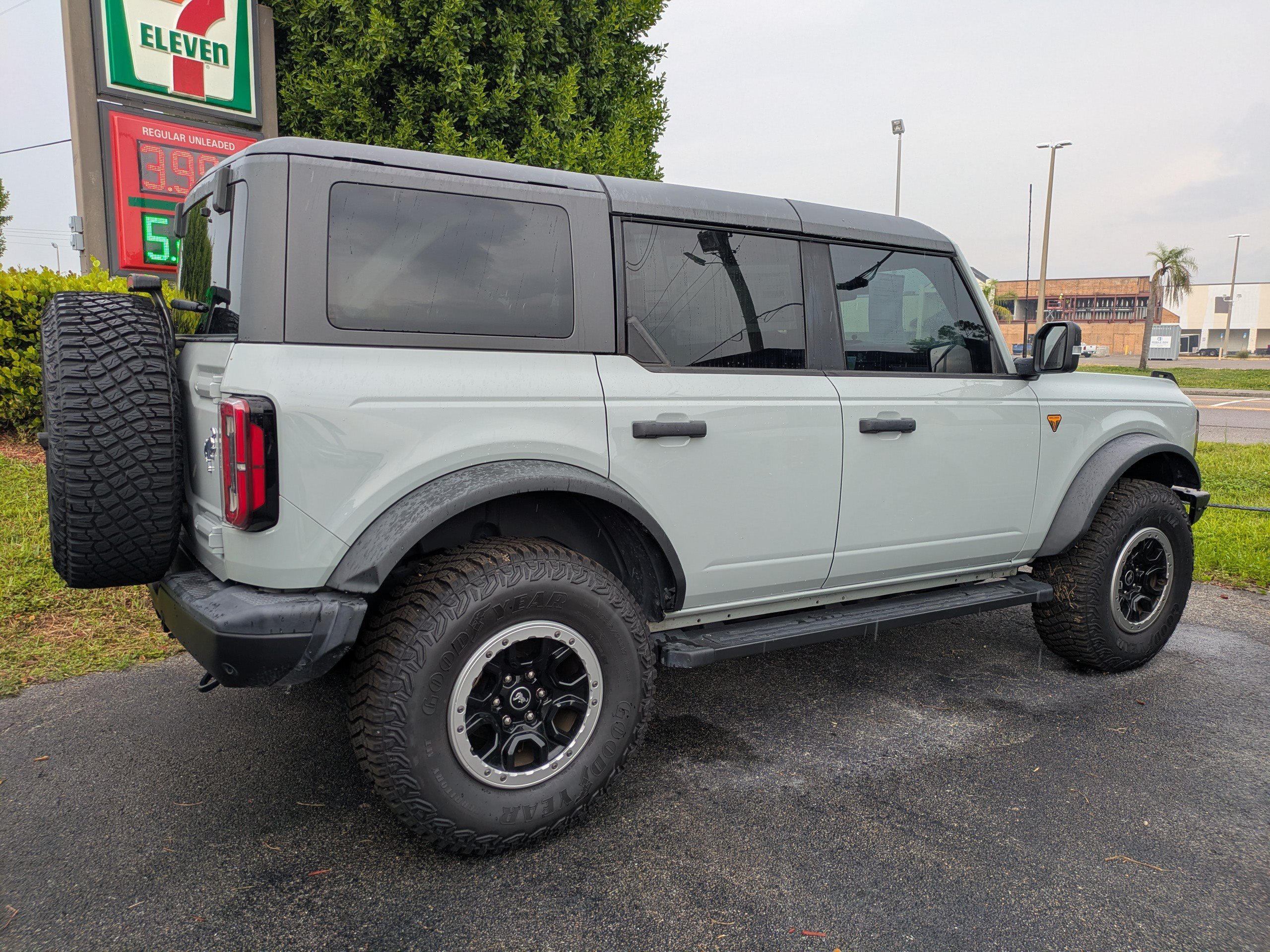 Used 2022 Ford Bronco Badlands AWD/4WD image 4
