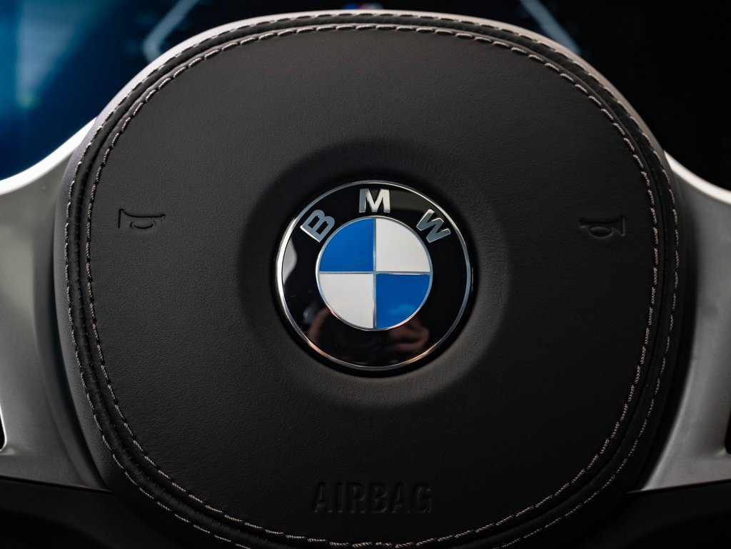 New 2026 BMW X7 xDrive40i w/ M Sport Package image 33