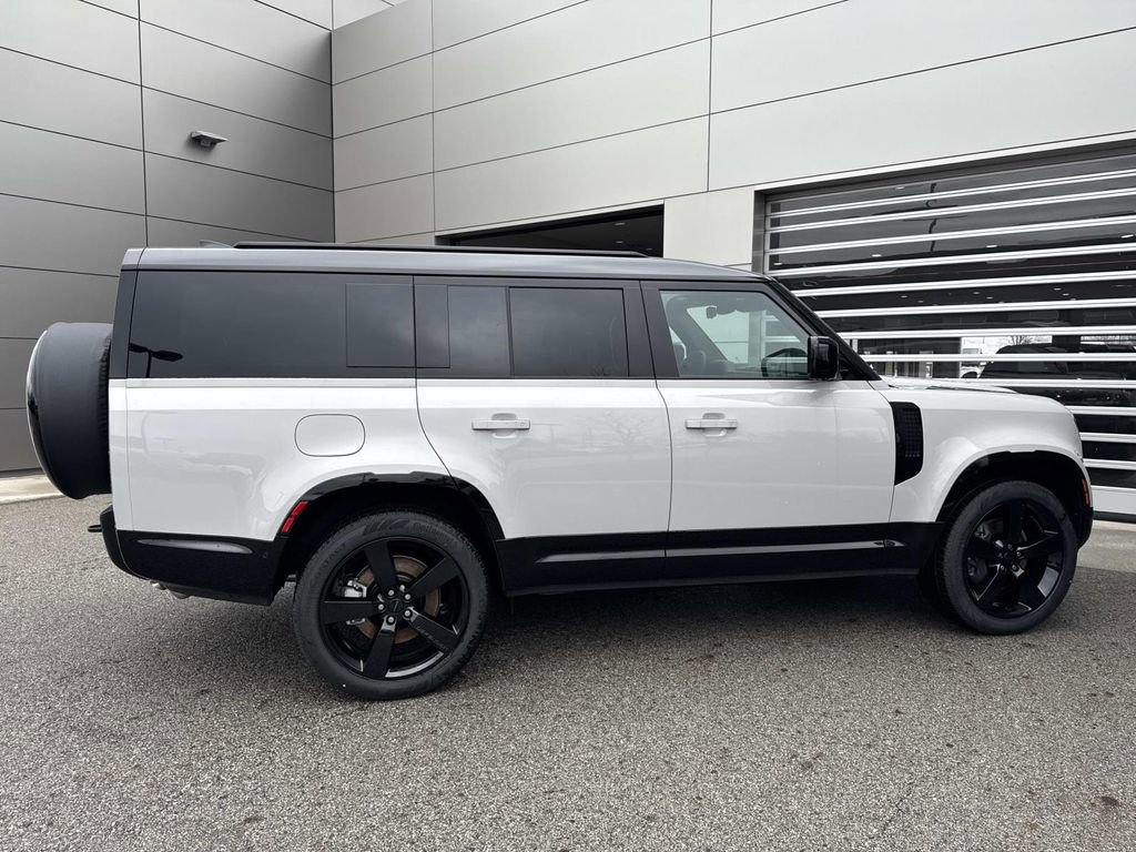 New 2026 Land Rover Defender 130 X-Dynamic SE image 7