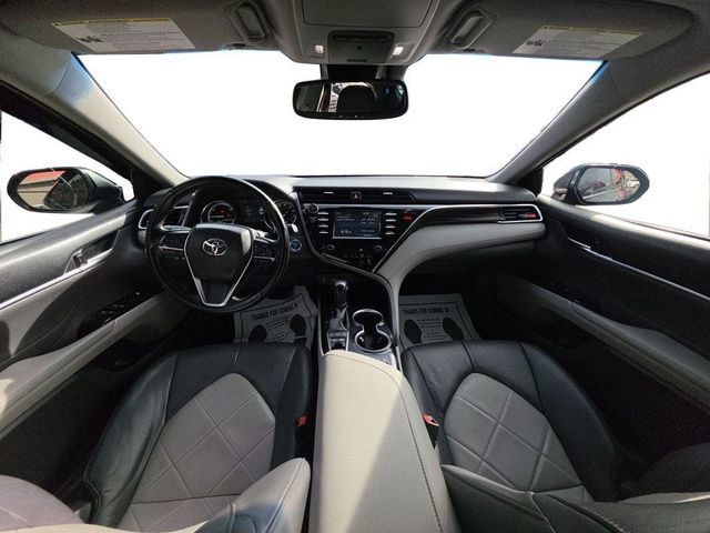 Used 2018 Toyota Camry XLE FWD image 12
