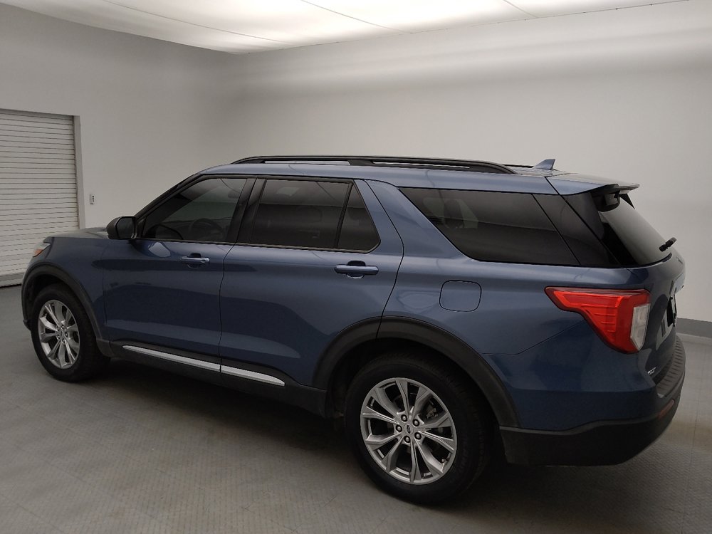 Used 2020 Ford Explorer XLT w/ Equipment Group 202A image 3