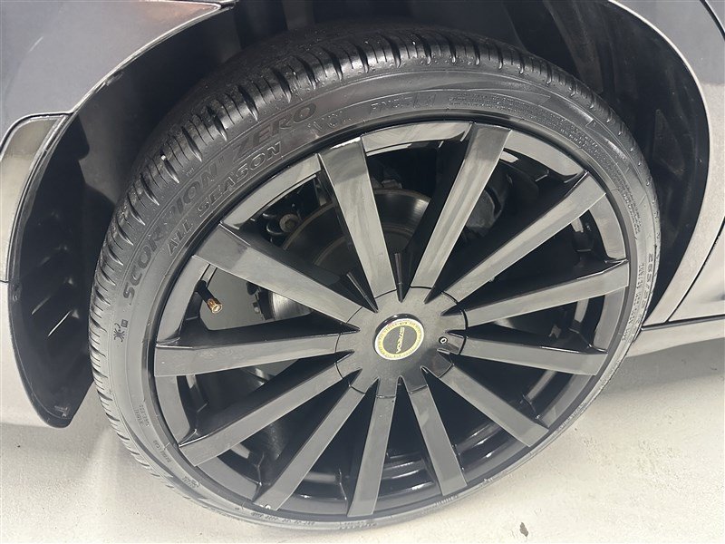 Used 2019 Chrysler 300 Touring w/ Sport Appearance Package RWD image 13