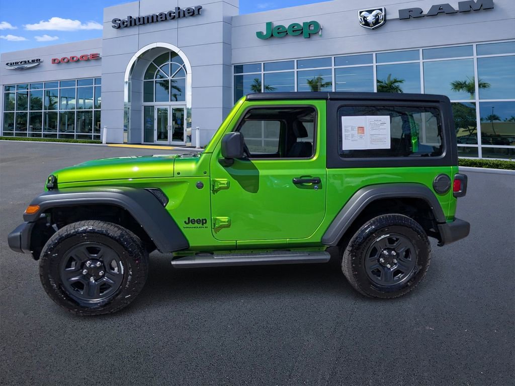 Used 2025 Jeep Wrangler Sport image 4