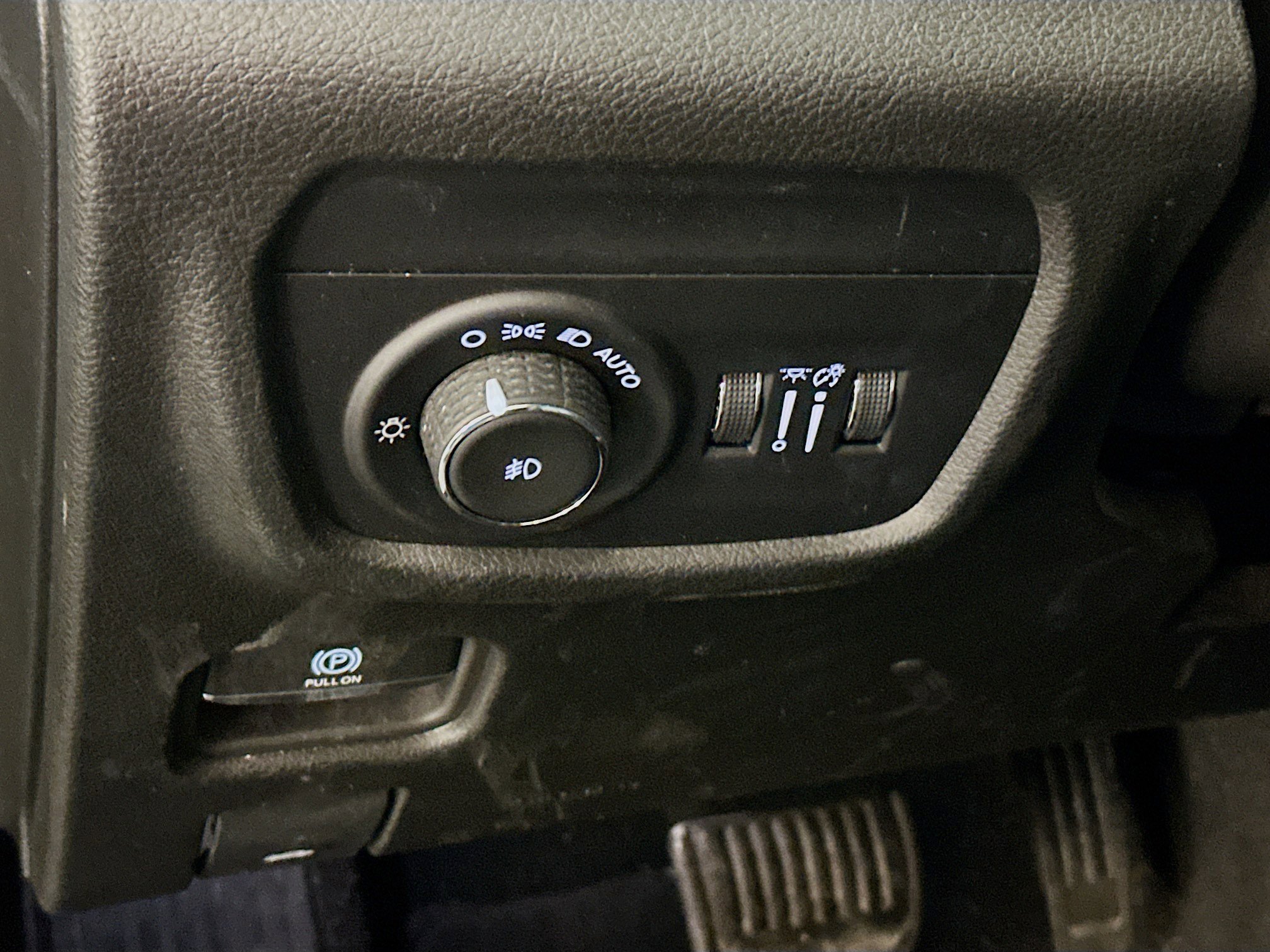 Used 2023 Jeep Grand Cherokee L Limited w/ Trailer Tow Group (B) image 17