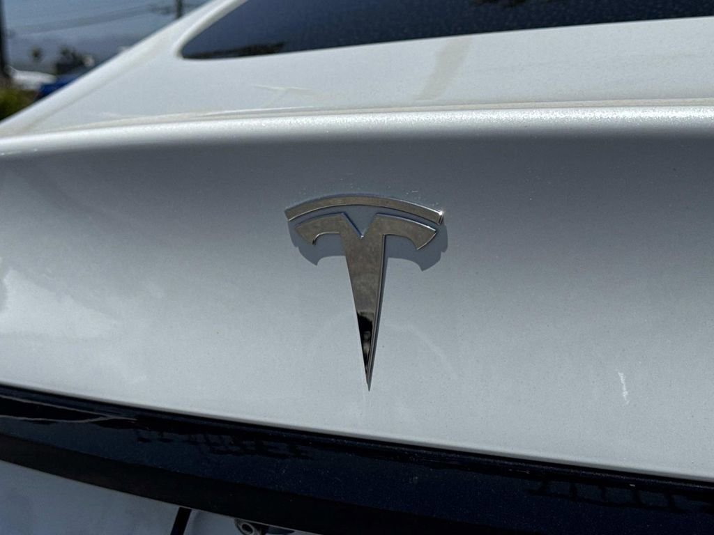 Used 2022 Tesla Model S AWD/4WD image 24