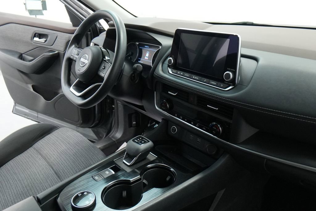 Used 2023 Nissan Rogue SV image 24
