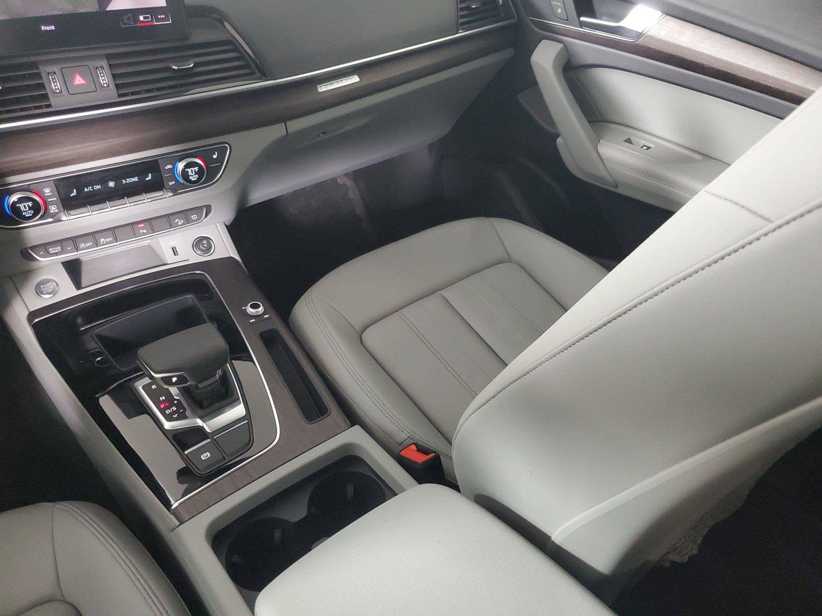 Used 2023 Audi Q5 2.0T Premium Plus w/ Premium Plus Package AWD/4WD image 17