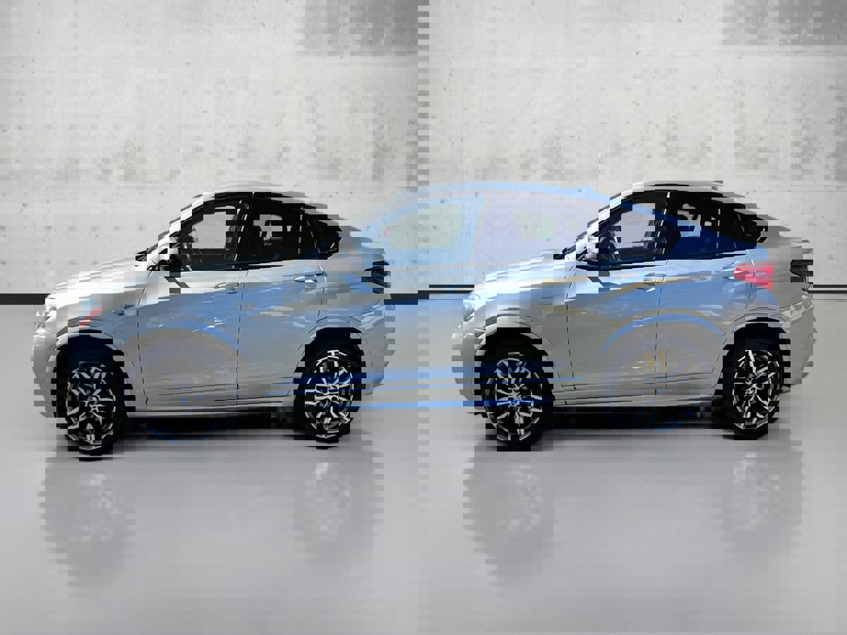 Used 2017 BMW X4 M40i image 4