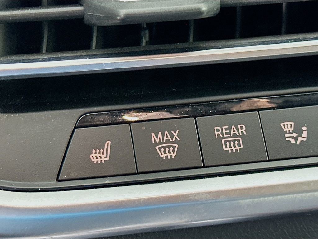 Used 2019 BMW X5 xDrive40i w/ M Sport Package image 21