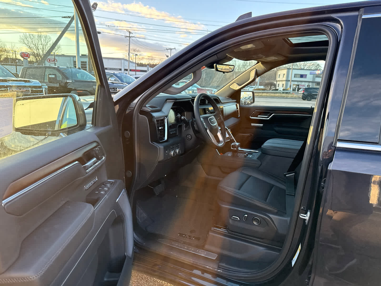 New 2026 GMC Sierra 1500 Denali w/ Denali Reserve Package image 17