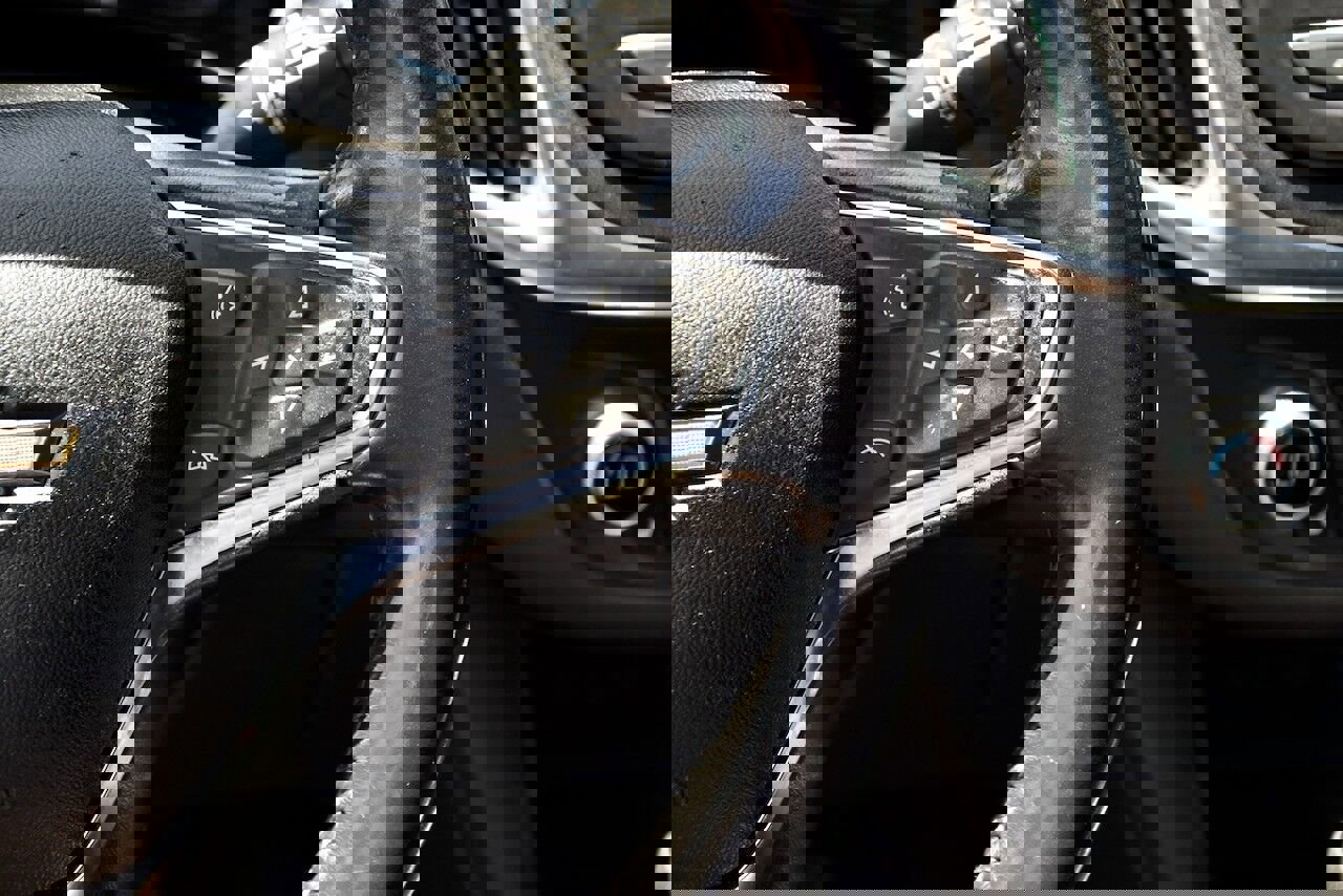 Used 2021 Chevrolet Equinox LT w/ Driver Convenience Package image 22