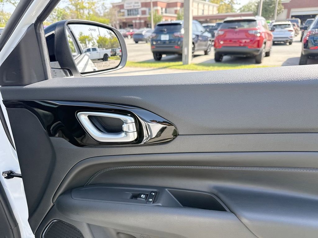 New 2026 Jeep Compass Latitude image 25