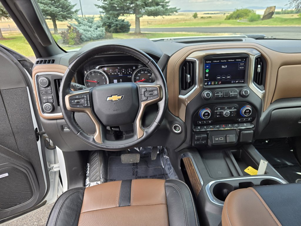 Used 2023 Chevrolet Silverado 3500 High Country w/ Technology Package image 18