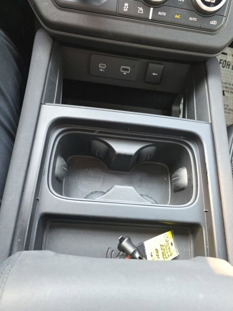 Used 2023 Land Rover Defender 110 X-Dynamic SE image 24