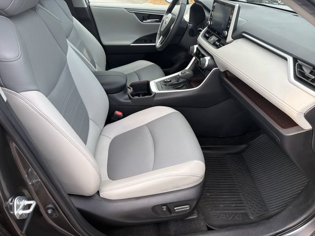Used 2022 Toyota RAV4 Limited AWD/4WD image 15