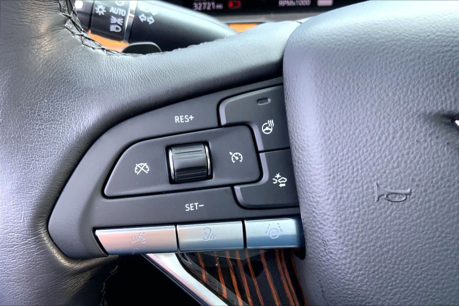 Used 2023 Cadillac Escalade Premium Luxury w/ LPO, Floor Liner Package AWD/4WD image 23