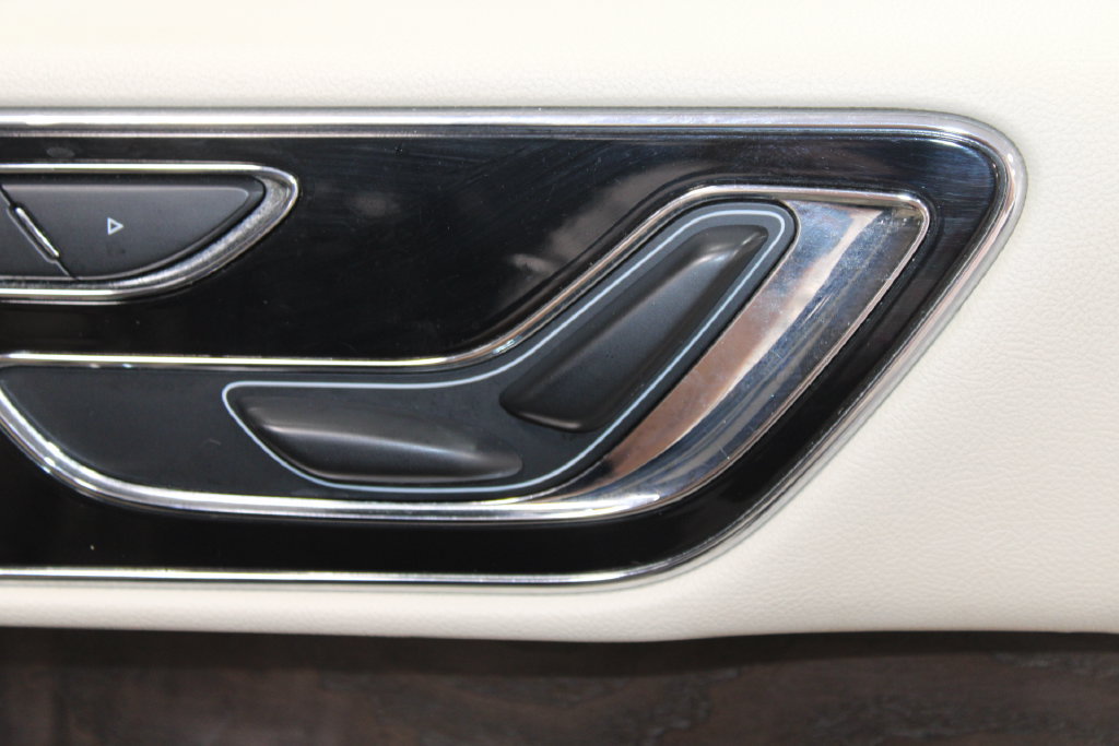 Used 2018 Lincoln Navigator Select RWD image 29